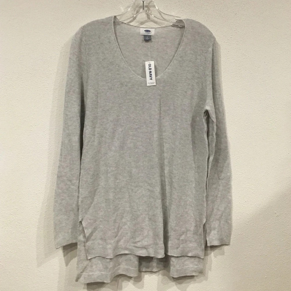 NWT Old Navy V-Neck Sweater Size Medium - Picture 1 of 3